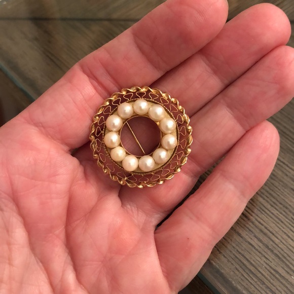 Vintage 12k Gold Filled, Real Pearl Filigree Circle Pin - Picture 10 of 11